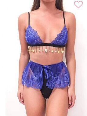 Her pony blue Arabella set